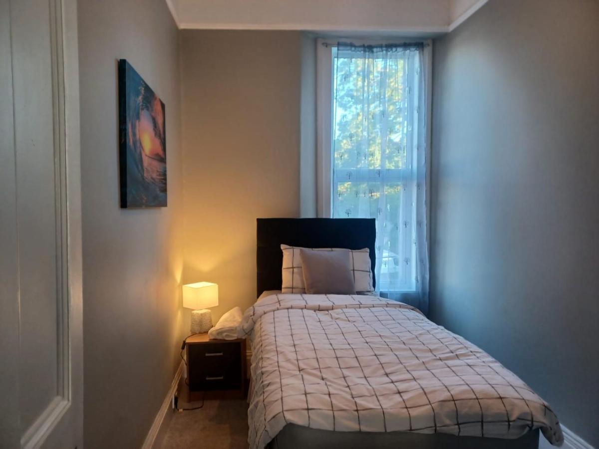 Town Stay Plymouth Bagian luar foto