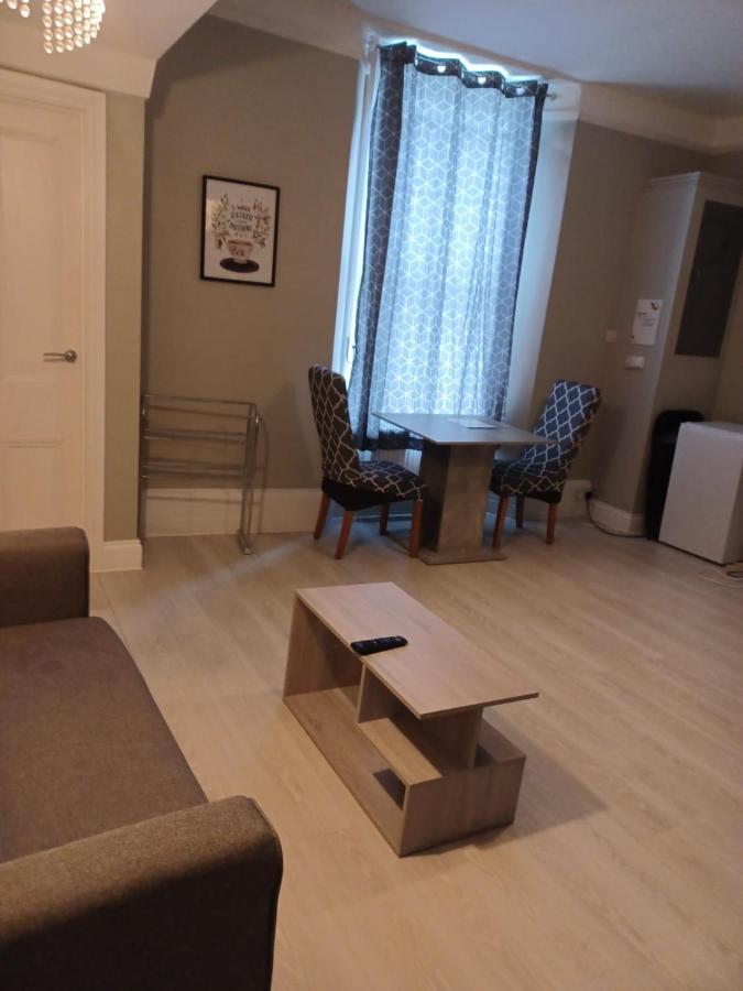 Town Stay Plymouth Bagian luar foto