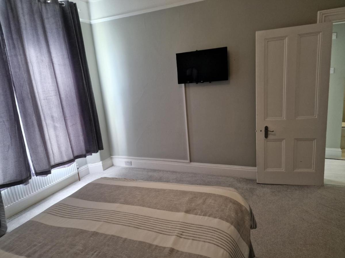 Town Stay Plymouth Bagian luar foto