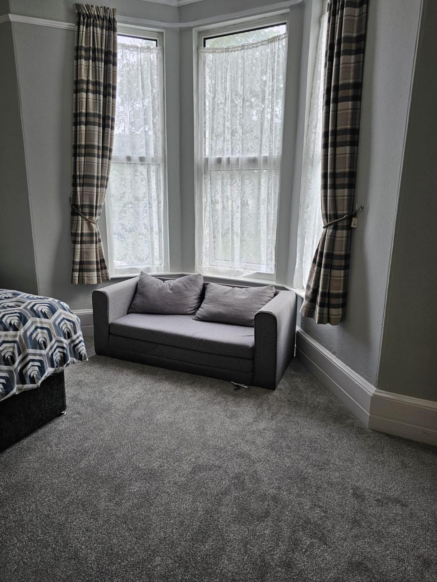 Town Stay Plymouth Bagian luar foto
