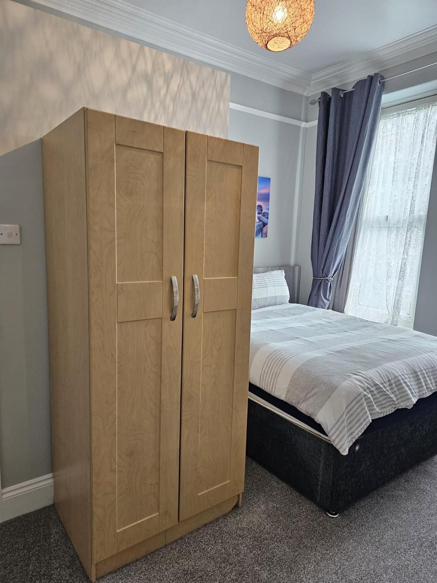 Town Stay Plymouth Bagian luar foto