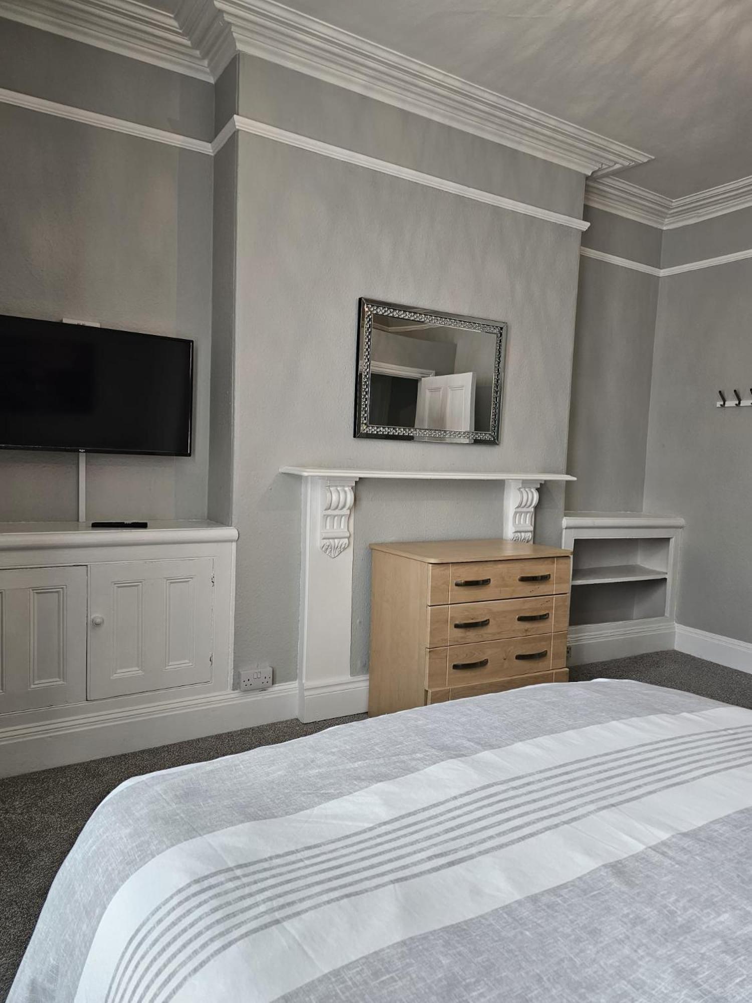 Town Stay Plymouth Bagian luar foto